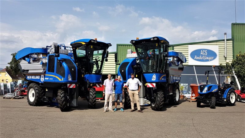 Remise de clés de la nouvelle machine à vendanger 9070M Holland | PHR Paysan du