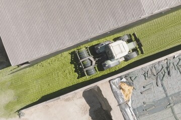 260424_RouleauEnsilageHerbe-9.jpg